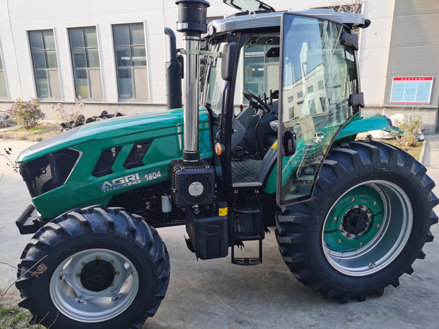 220HP 4WD Big Size 6 Cylinder Farm Tractor